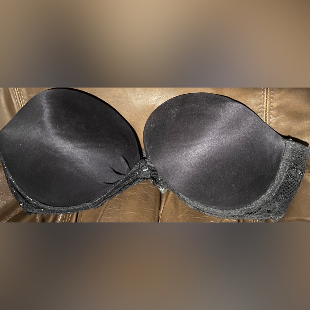 Victoria Secrets Fabulous by Victoria- black strapless bra